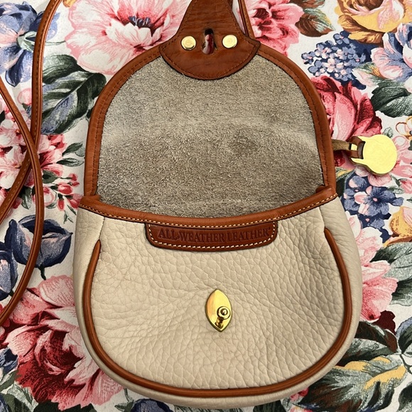 🦆 Dooney and Bourke Calvary bag- Vintage - Picture 5 of 12